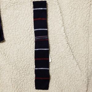 NWT Tommy Hilfiger Navy Striped Knit tie